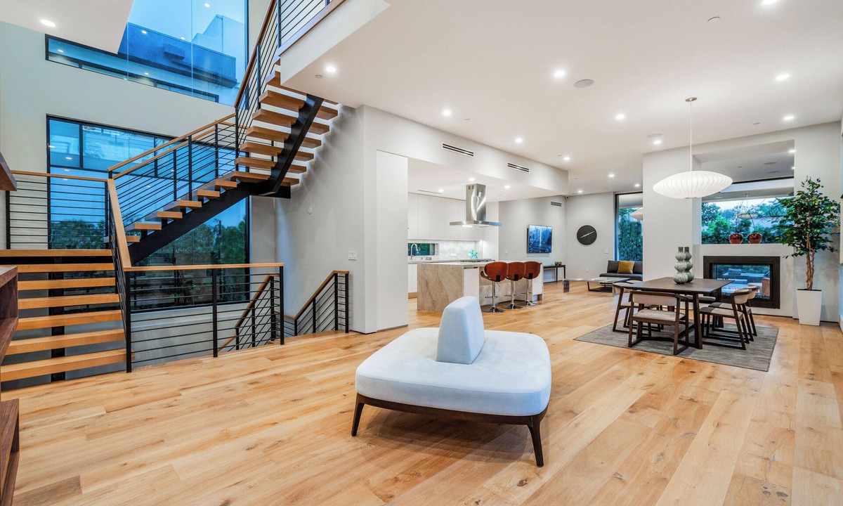 Beverly Grove Villa | Villa Stella by LuxJB🥇14 Guests | 8 beds | Best Location | Heated Pool | Gym