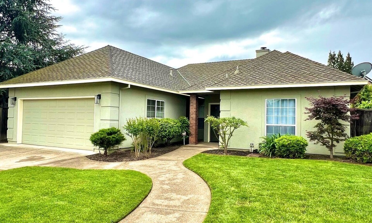 Lodi House | Vineyard Getaway 3BR Home in Lodi minutes away from shopping & attractions