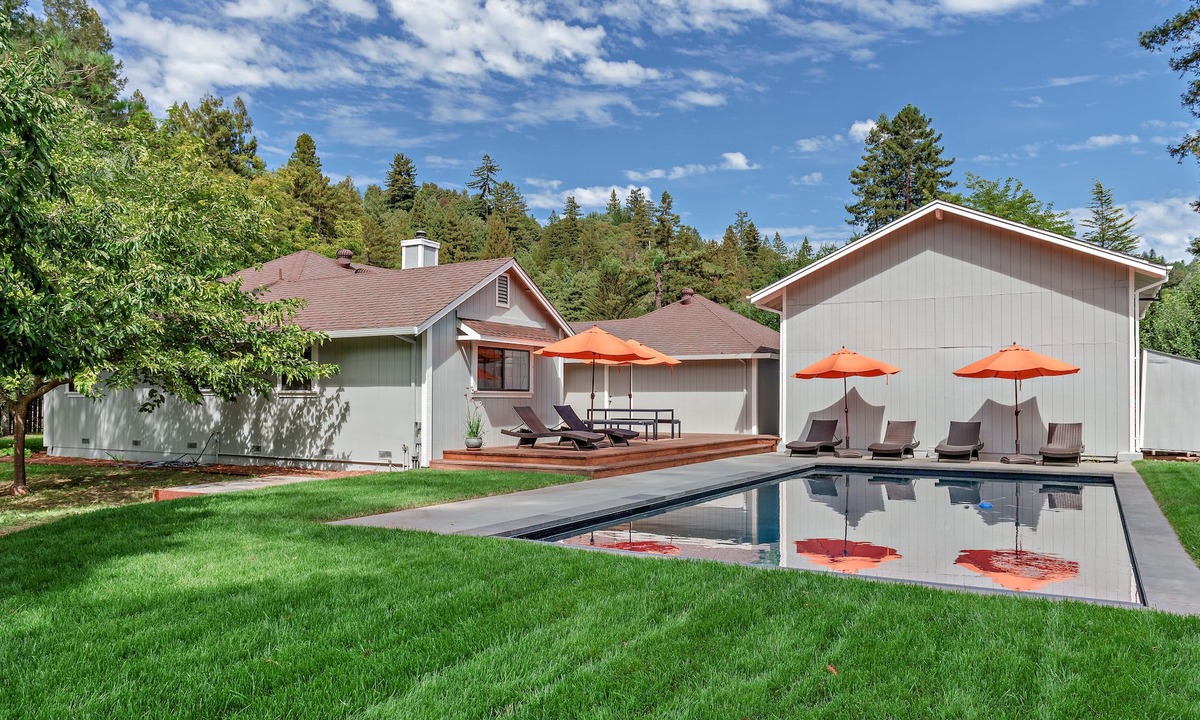 Guerneville House | Vineyard View Retreat Pool, Bocce Court & Game Barn Near Armstrong Woods