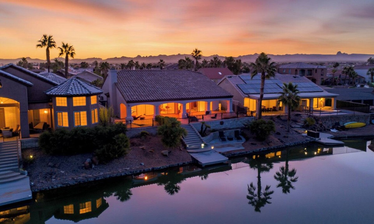 Fort Mohave House | Waterfront lake house in Fort Mohave, Az. Minutes from casinos, river, and golf