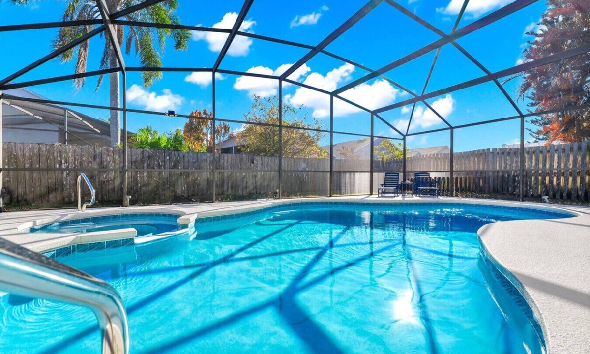 Indian Point House | Waterfront Oasis – 4BR Pool & Spa
