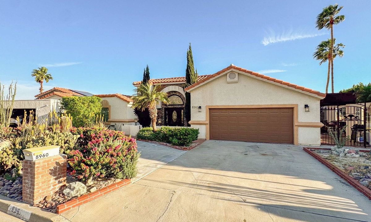 Desert Hot Springs House | Welcome to the Desert Hideaway in Desert Hot Springs Country Club Access