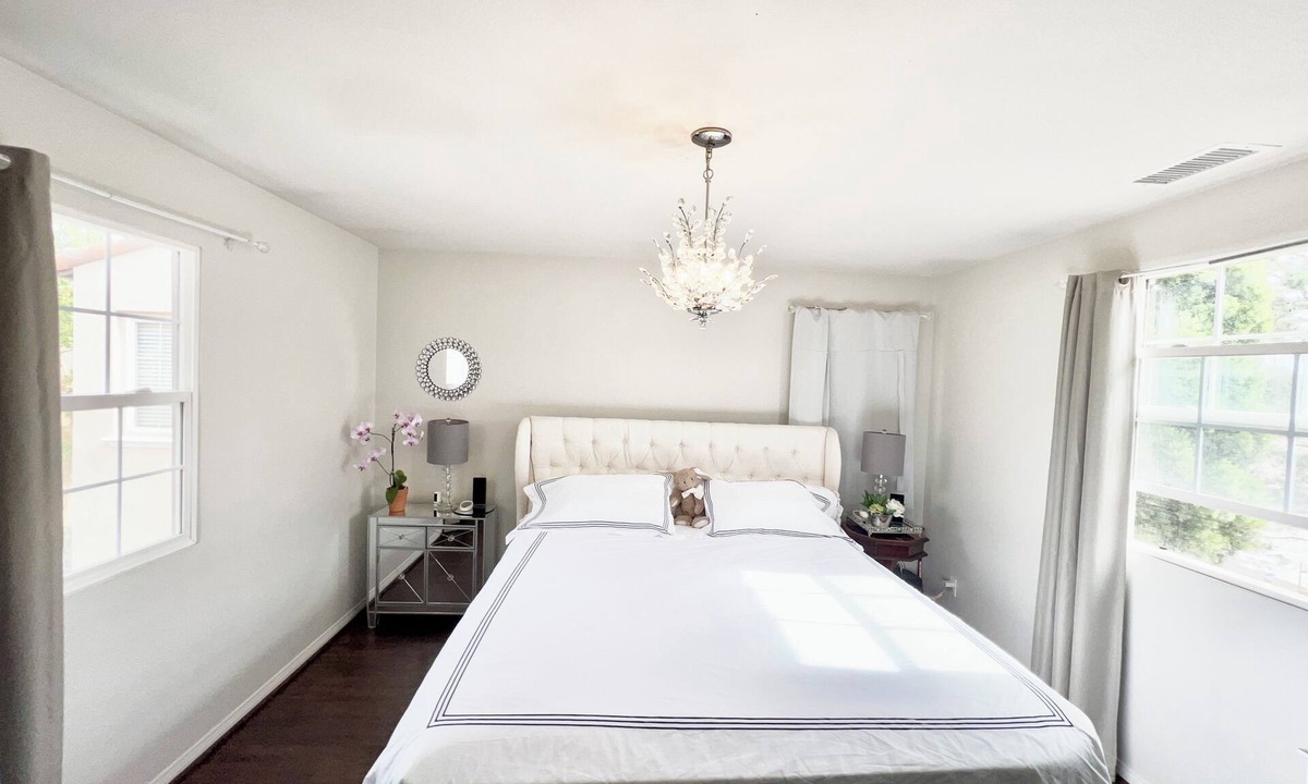 Oak Creek House | Whole House Long Term 3BR Suite Rental 1,330 Sq Ft Irvine Min 12 months
