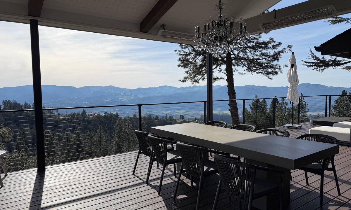 Angwin House | Wine Country Retreat on Howell Mountain – Valley Views, Outdoor Living & GYM.