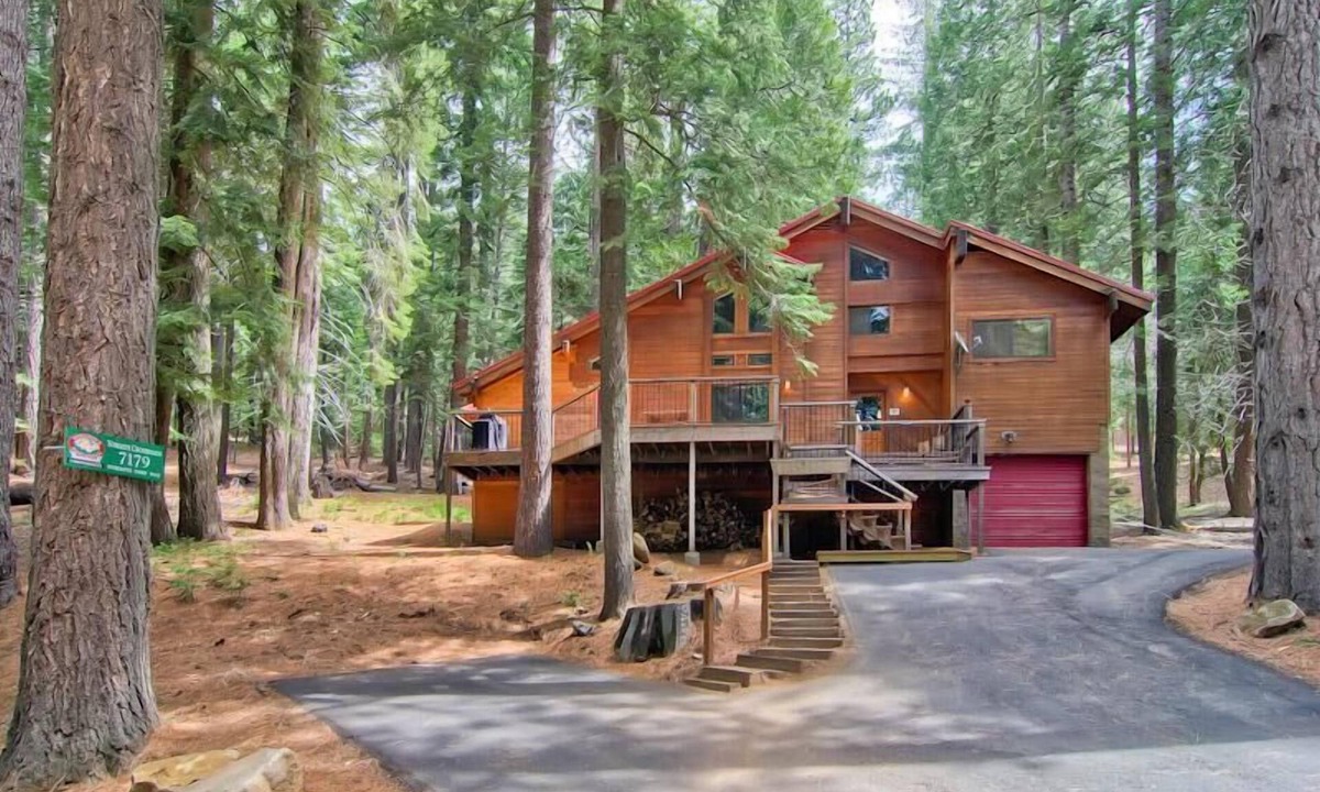 Yosemite West House | Yosemite Crossroads