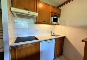 150m from shops, floor -3, balcony, tv, ski locker, 35m², Les Menuires in Les Menuires