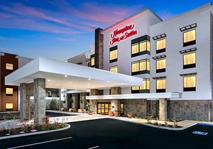 3-Star Hotel ∙ Hampton Inn & Suites - Napa, CA