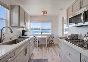 Bay Front * Exclusive Water View Patio * AC