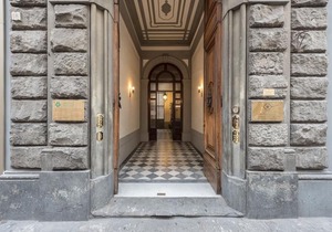 Charming 2bed Apt Overlooking Duomo in Florence