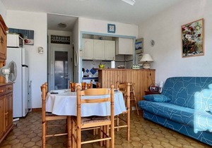 Cozy Studio Cabine for 4 with Terrace, BBQ, Near Beach - Argelès-sur-Mer in Argelès-sur-Mer