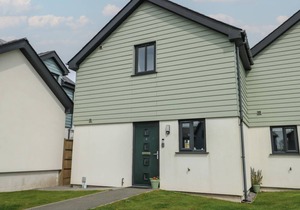 Cabin ∙ 2 bedrooms ∙ 4 guests in Llanfair-Mathafarn-Eithaf