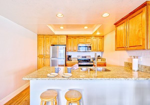 Newport Beach condo with oceanfront balcony - ideal location