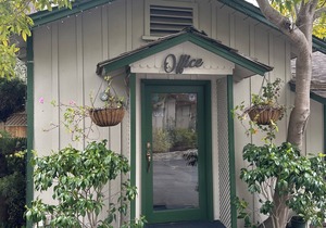 Single Queen Cottage