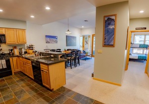 Snowcrest Suite 107 Ski in/Ski out