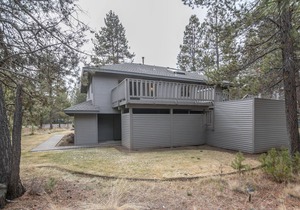 Spacious Vacation Home with Open Living Area, 8 Unlimited SHARC Passes in Sunriver