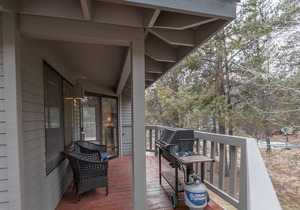 Spacious Vacation Home with Open Living Area, 8 Unlimited SHARC Passes in Sunriver