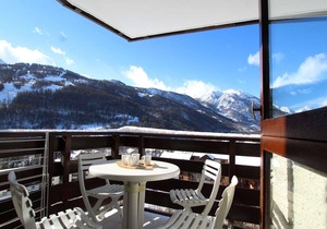 Studio sleeping area 4 pers, southwest balcony, Serre-Chevalier in Saint-Chaffrey