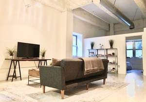Upscale Corner Loft in Historic Core with Rooftop Pool and Loungue