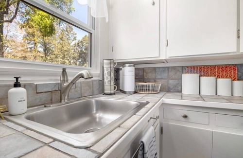 Ben Lomond House | 'Treehouse' in the Redwoods - sleeps 4!