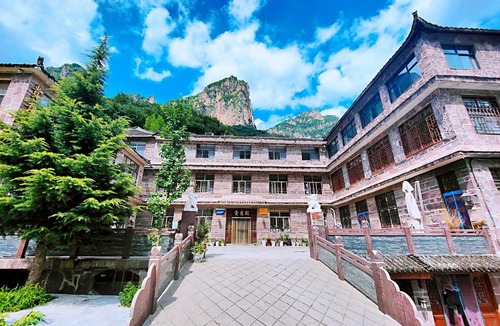 Xishimen Hotel | 万仙山景区郭亮村贵宾园酒店