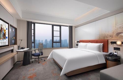 Jiangxia District Hotel | 武汉华师园北路希尔顿欢朋酒店