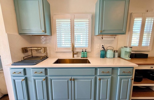 Inglewood House | 0.5 Mile Walk To Sofi - Art Deco Beach Cottage - Entire Home