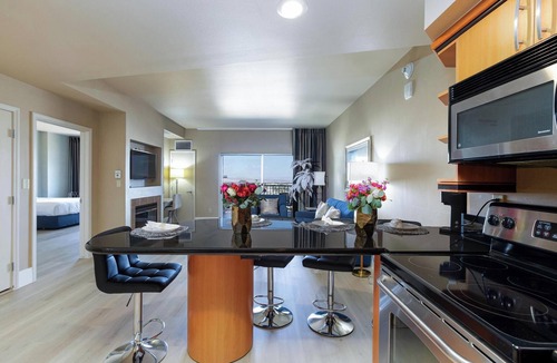 Las Vegas Hotel | 1 Bedroom hotel suite located in Las Vegas strip. Sphere View/F1 View