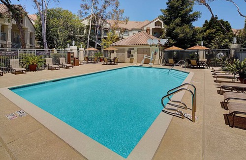 Belmont Hotel | 1 Bedroom King Suite at Hyatt House Belmont/Redwood Shores, Outdoor Pool