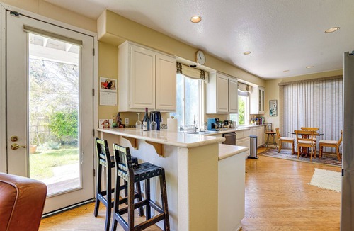 Alameda House | 1 Block to Bay: Pet-Friendly Retreat in Alameda!