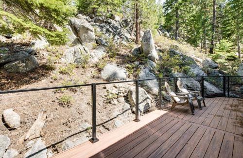 Upper Kingsbury House | 1 Mi to Heavenly Resort: Cozy Home w/Deck!