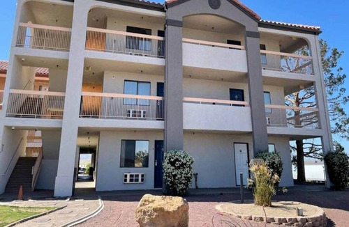 Barstow Apartment | 1 Queen Bed|Mobil Access|Tub|Micf