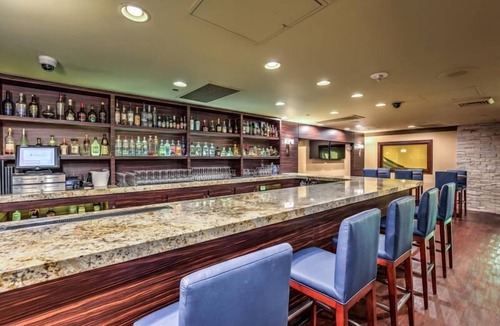 Laughlin Hotel | 1 x Sedona River View King Non Smoking Room at Edgewater Casino Resort