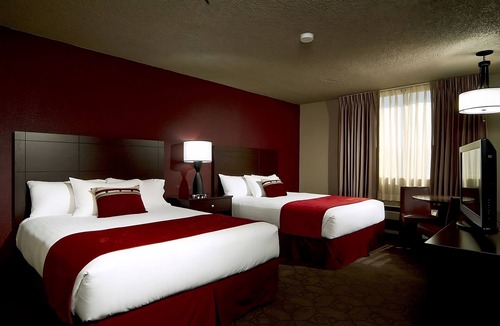 Laughlin Hotel | 1 x Sedona River View Queen Non Smoking Room at Edgewater Casino Resort