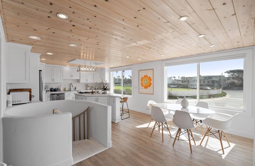 Pierpont Bay House | 1259NB Modern Hip Beach House