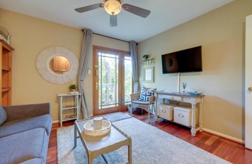 Santa Paula House | 16 Mi to Beaches & Wineries! Chic Peaceful Retreat
