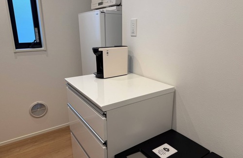 Maihama House | 16 min. walk to Tokyo Disney Resort (Maihama Station), 6 min. drive/2 min. walk from nearest bus stop/Accommodates up to 9 people/New 100 ㎡ detached facility with free parking