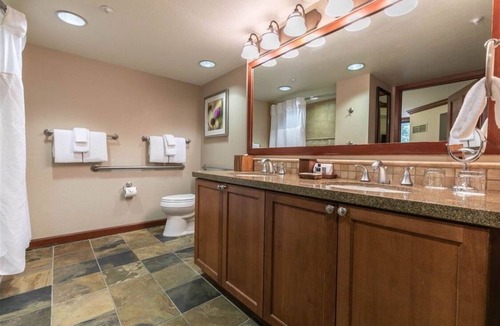Olympic Valley Resort | 1bd/kitchen Palisades Tahoe- Waterfall hikes! Sweeping views of Olympic Valley!