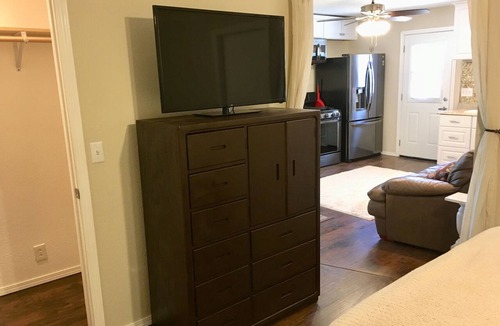 Cottonwood House | 1BR 1BA QUIET IN THE COUNTRY - PET FRIENDLY