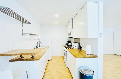 Carlson Park Apartment | 1BR Apt in Culver City by Just Bring Your Toothbrush