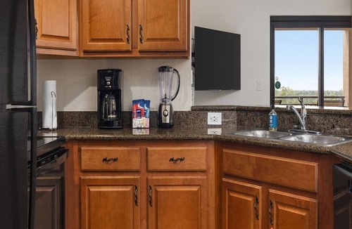 Lake Buena Vista Condo | 1BR Deluxe Unit Near Disney Free Shuttle To Park