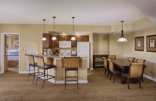 Lake Buena Vista Resort | 1BR-Dlx Inside Disney Gates-5 Pools, 2 Lazy Rivers, SPLASH pad, Mini Golf & More
