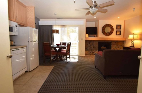 Lower Kingsbury Condo | 2 bd suite/6p in Cozy Boutique Lodge between the slopes and Lake Tahoe near all