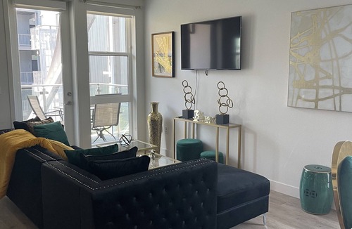 Hollywood Apartment | 2 Bedroom 2 Bathroom in Hollywood