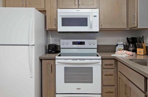 Mission Valley Resort | 2-bedroom resort in fantastic San Diego with AC and fitness room
