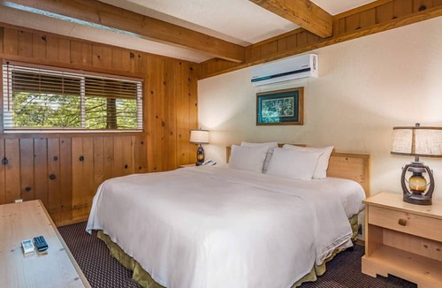 Bass Lake Hotel | 2 Chalets w/King Bed each | Scenic Lake Views & Private Balcony Escape