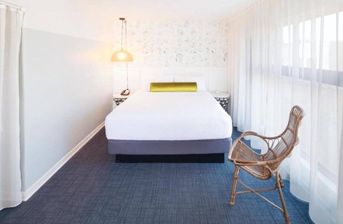 Venice Hotel | 2 Chic Ocean-View Escape Near Venice Beach Boardwalk | FREE Breakfast included