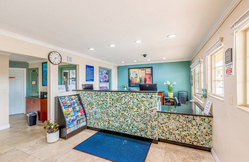 Loma Alta Apartment | 2 Full Beds Non-Smoking