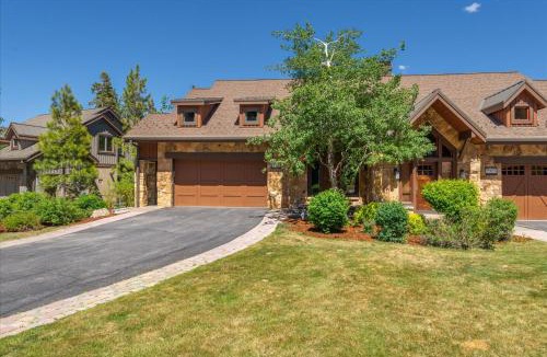 Truckee House | 2 Luxury Adjacent Northstar Homes Walk to Lifts Private Hot Tubs