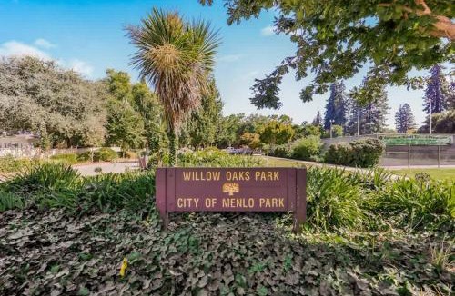 Menlo Park House | 2 Luxury Townhouses near Meta & Stanford - 493 & 497