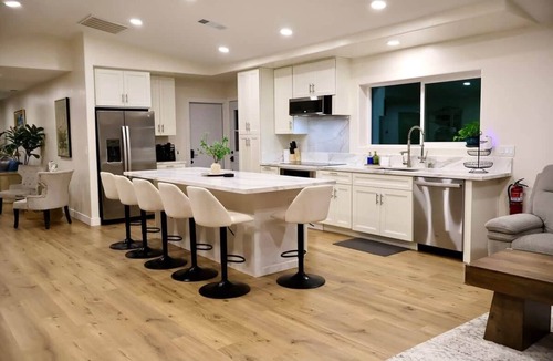 Mira Mesa House | 2 Masters, Newly Renovated New Furnishings 4BR 3BA